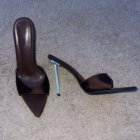 Heels - Picture 2 of 4